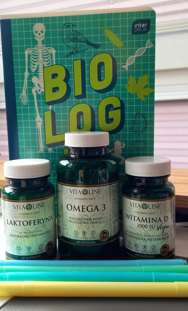 Suplementy diety Vita-Line przy przyborach szkolnych